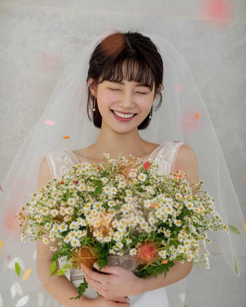 婚纱照短发造型-婚纱照发型短发