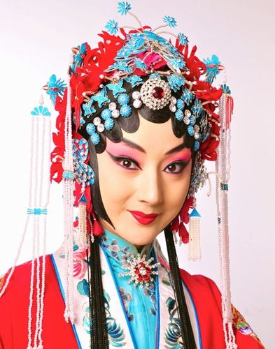 戏曲旦角半边花脸是什么-戏曲旦角半边花脸是什么角色