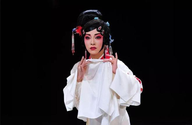 有什么悼念亲人的戏曲-悼念母亲的戏曲有哪些