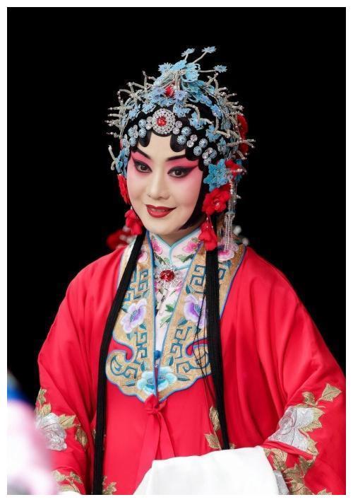 喜欢戏曲不会唱算什么-喜欢唱戏的人